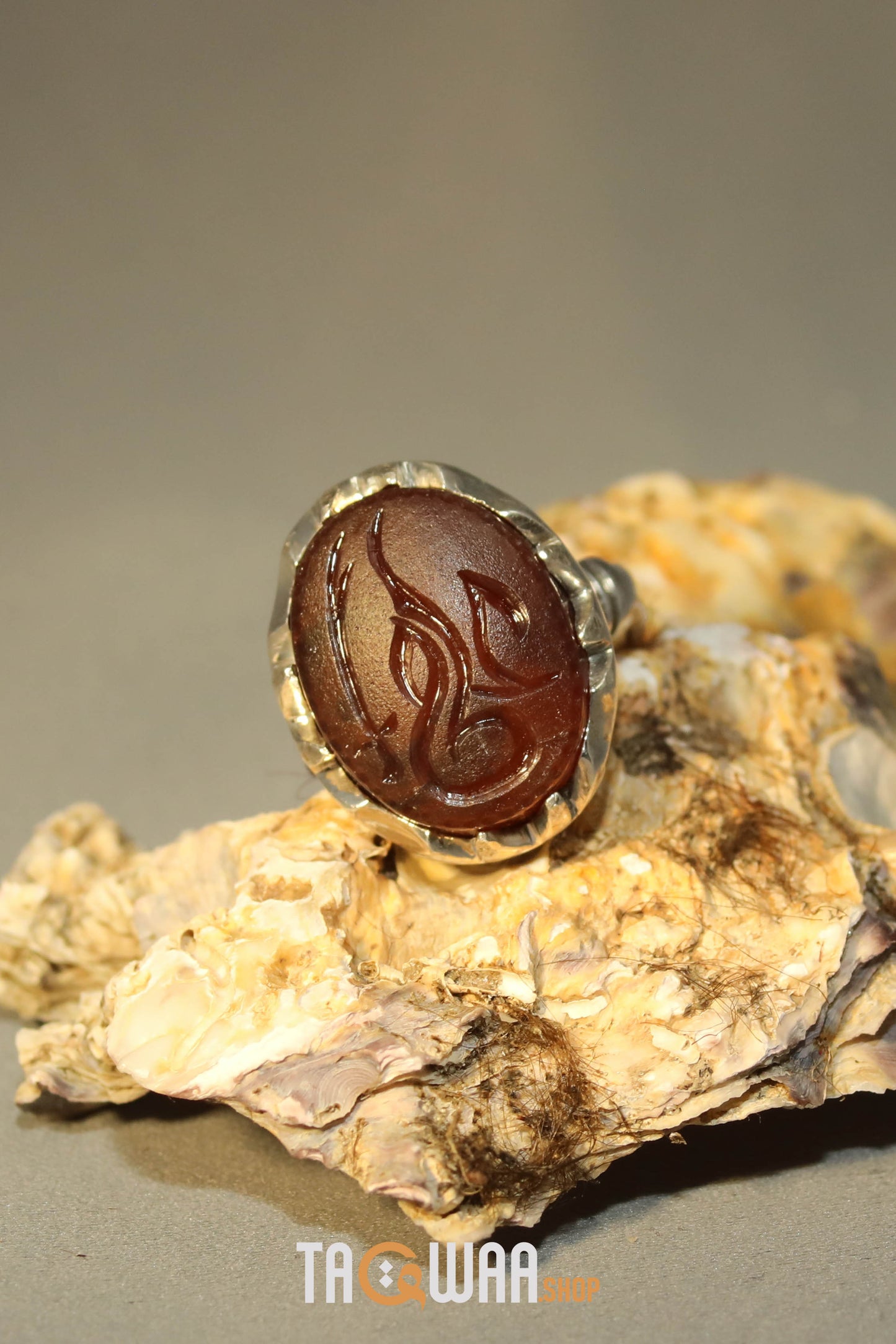 Artisan Silver Ring with Dark Cherry Yemeni Agate and 'Ali' Inscription – Timeless Elegance