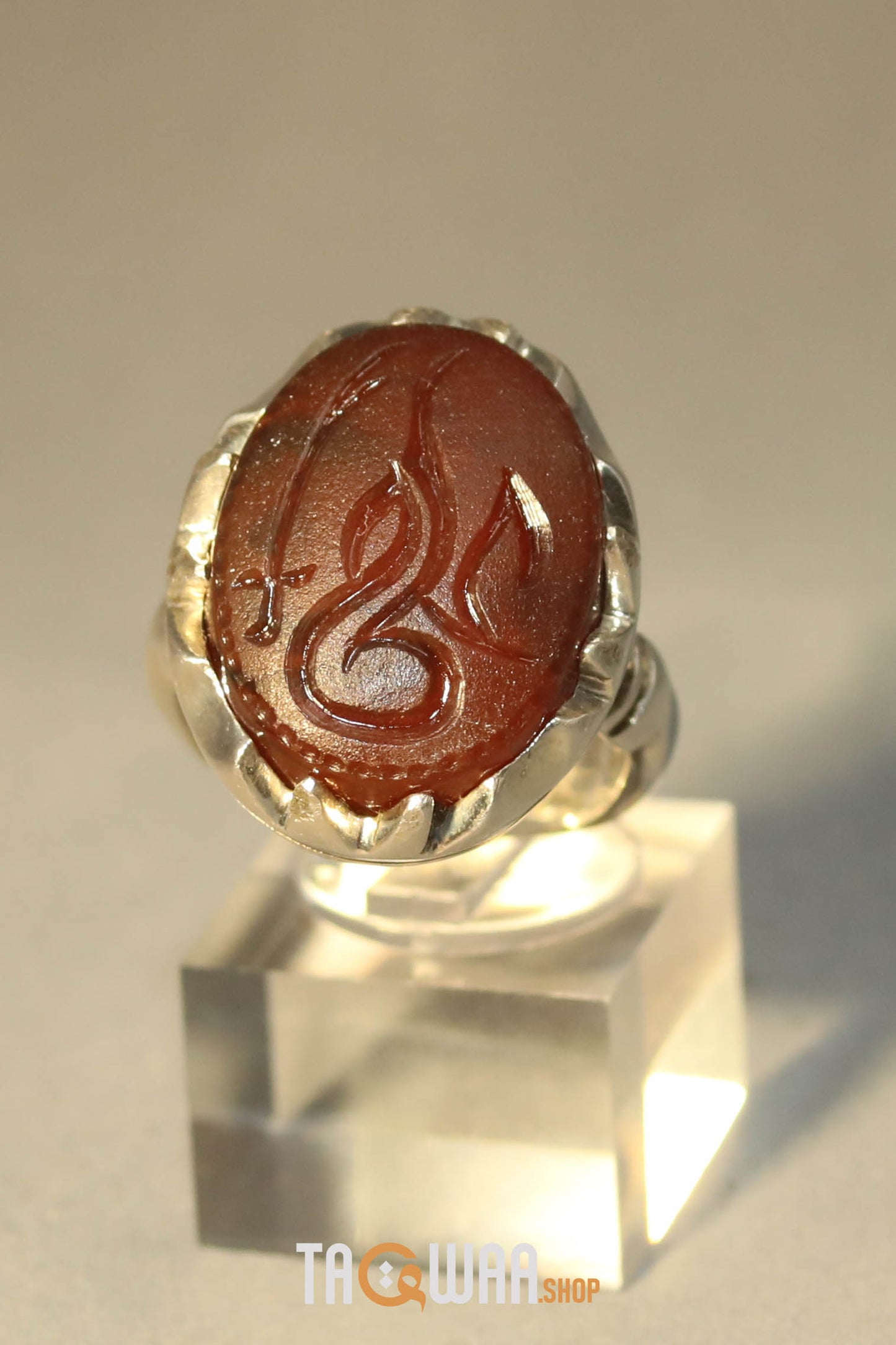 Artisan Silver Ring with Dark Cherry Yemeni Agate and 'Ali' Inscription – Timeless Elegance