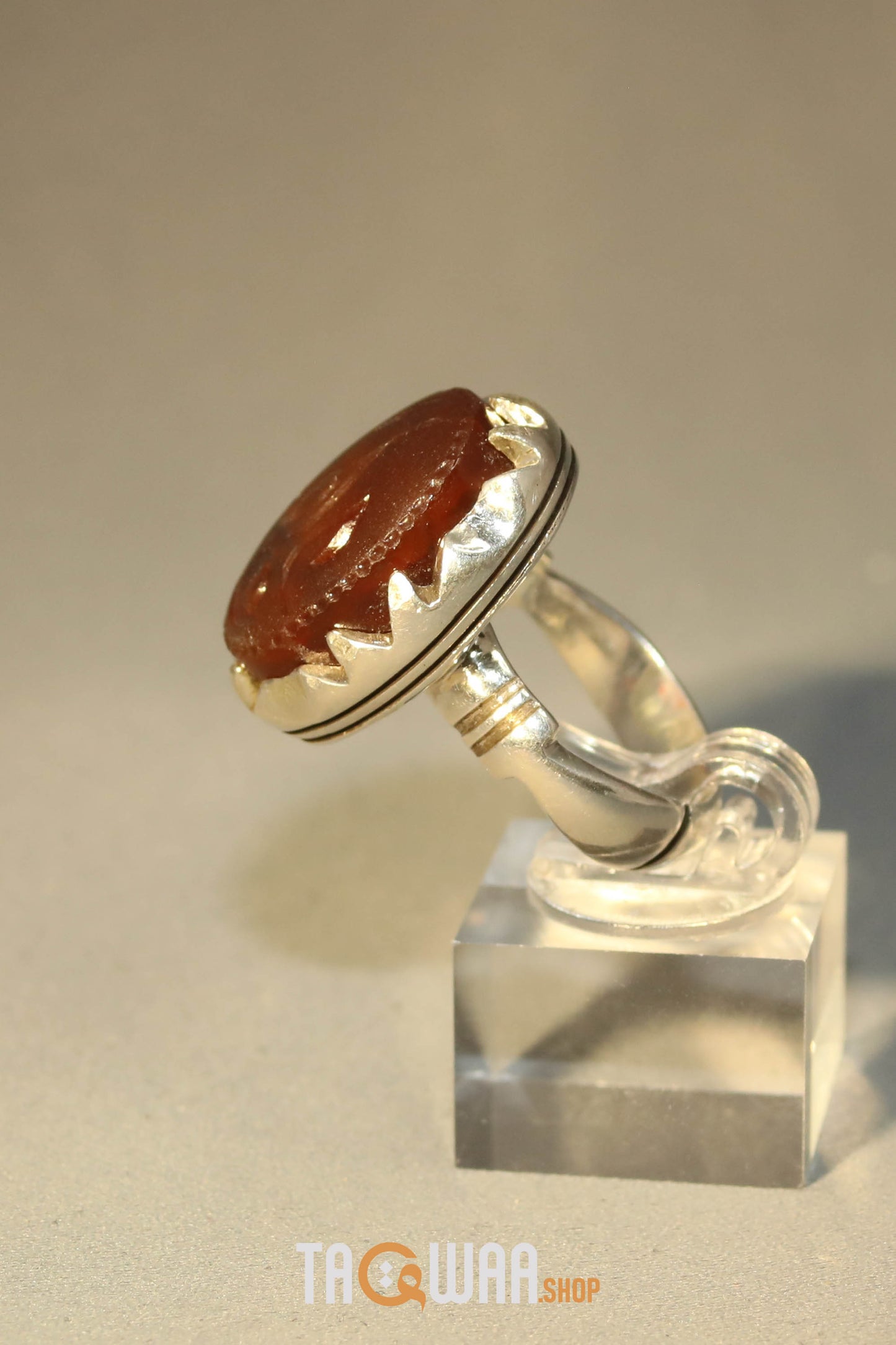 Artisan Silver Ring with Dark Cherry Yemeni Agate and 'Ali' Inscription – Timeless Elegance