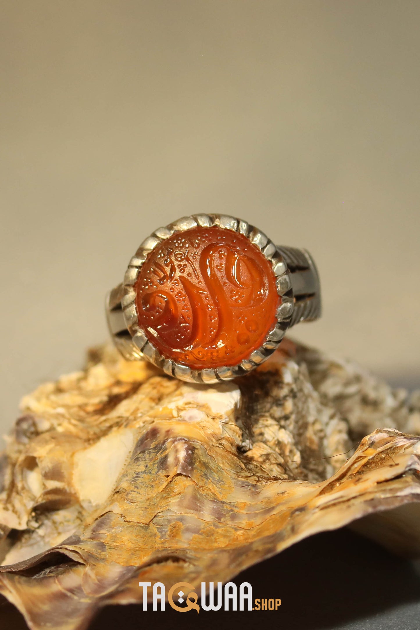 Artisan Silver Ring with Yemeni Agate & 'HUSSEIN MOWLA' Inscription