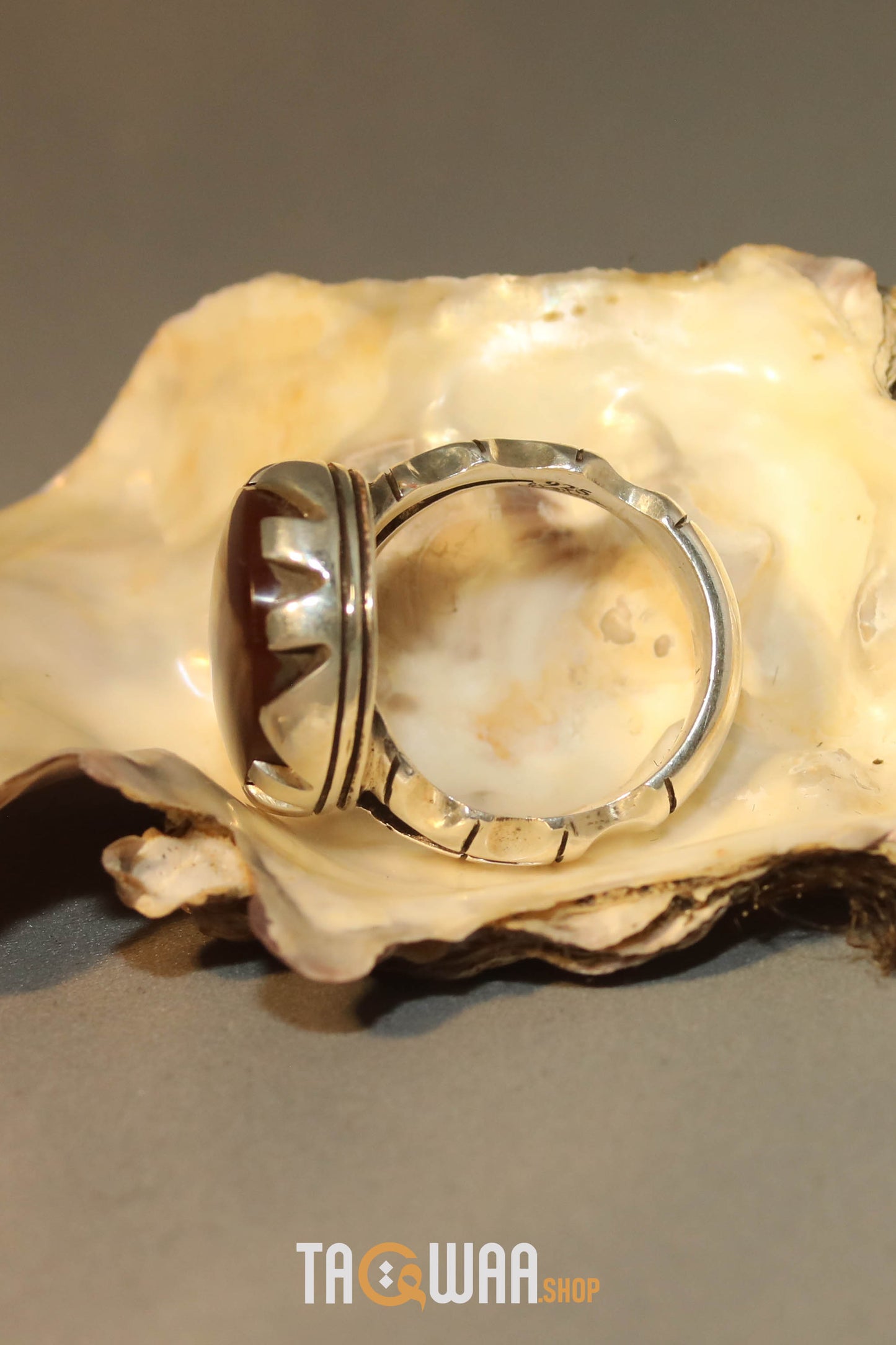 Red Yemeni Agate Aqeeq Oval Silver Ring