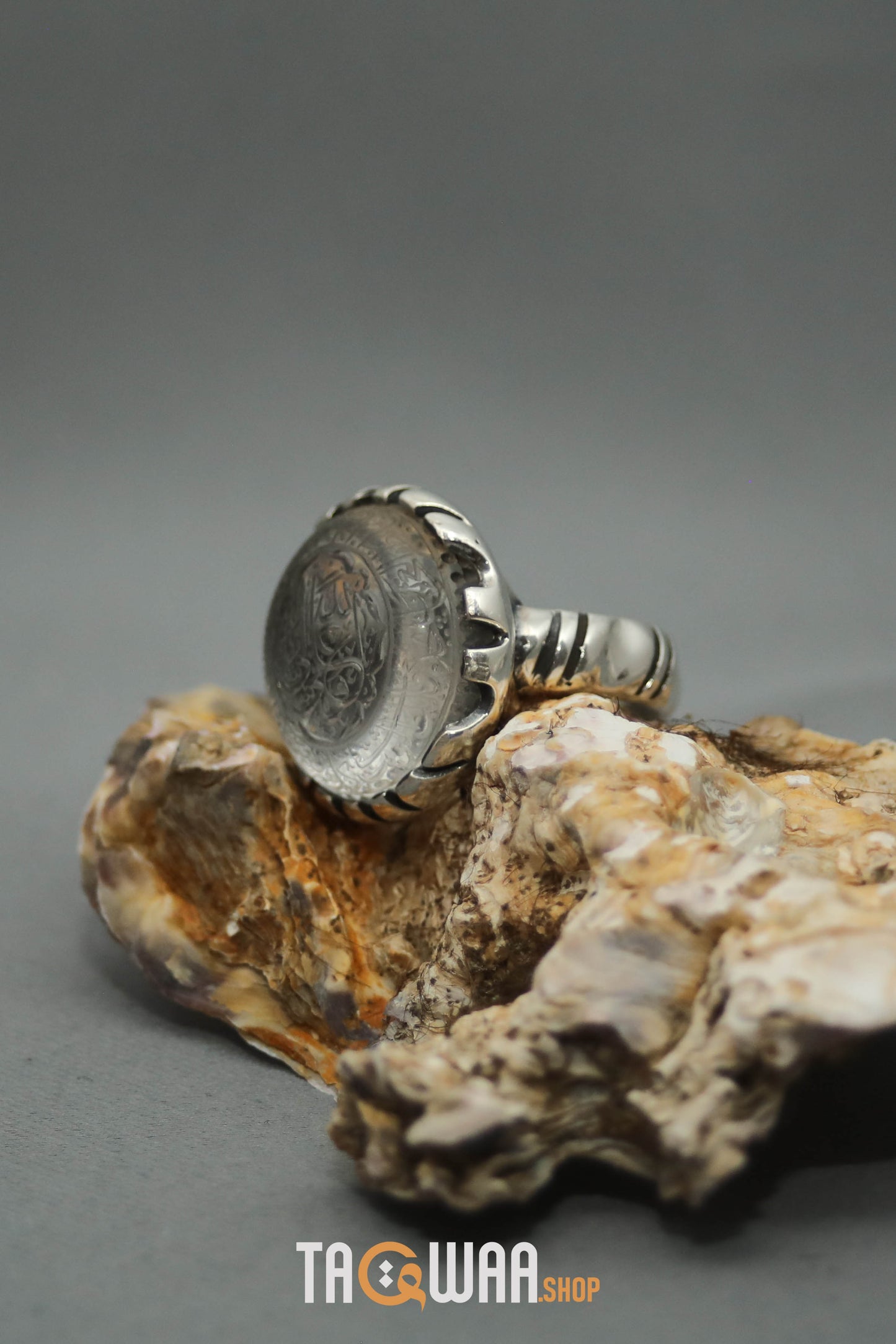 Shia Identity Silver Ring with Dur Alnajaf Stone – Engraved with Nadi Ali Dua and 'Ali Wali Allah
