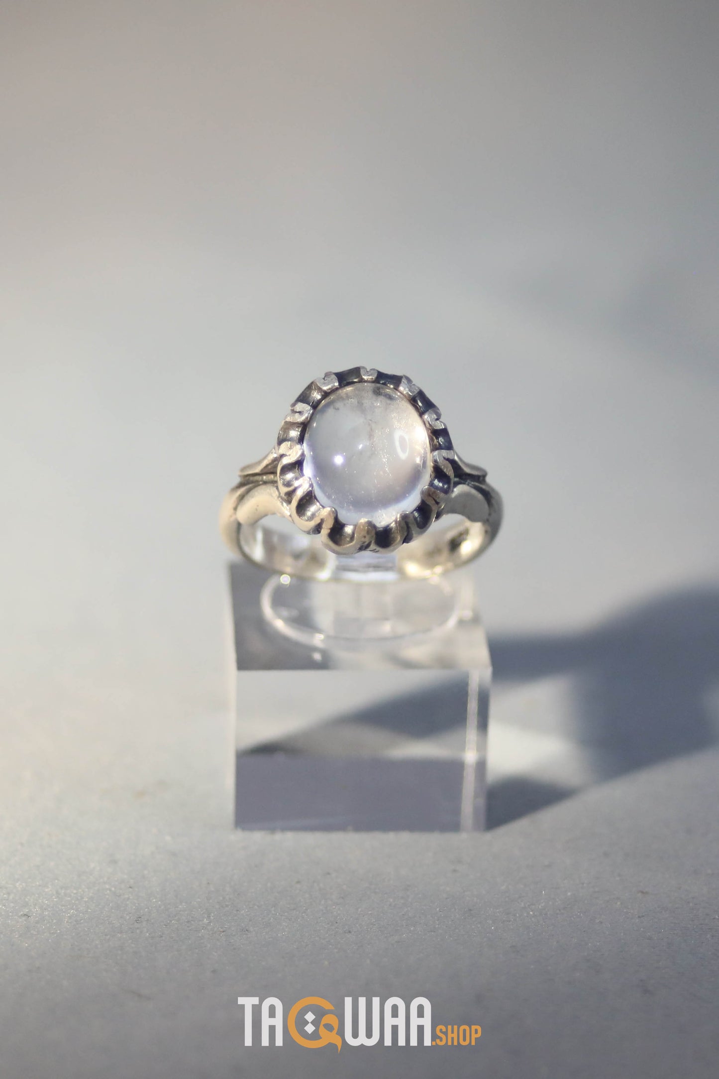 Elegant Silver Ring Featuring a Dur Al Najaf Stone