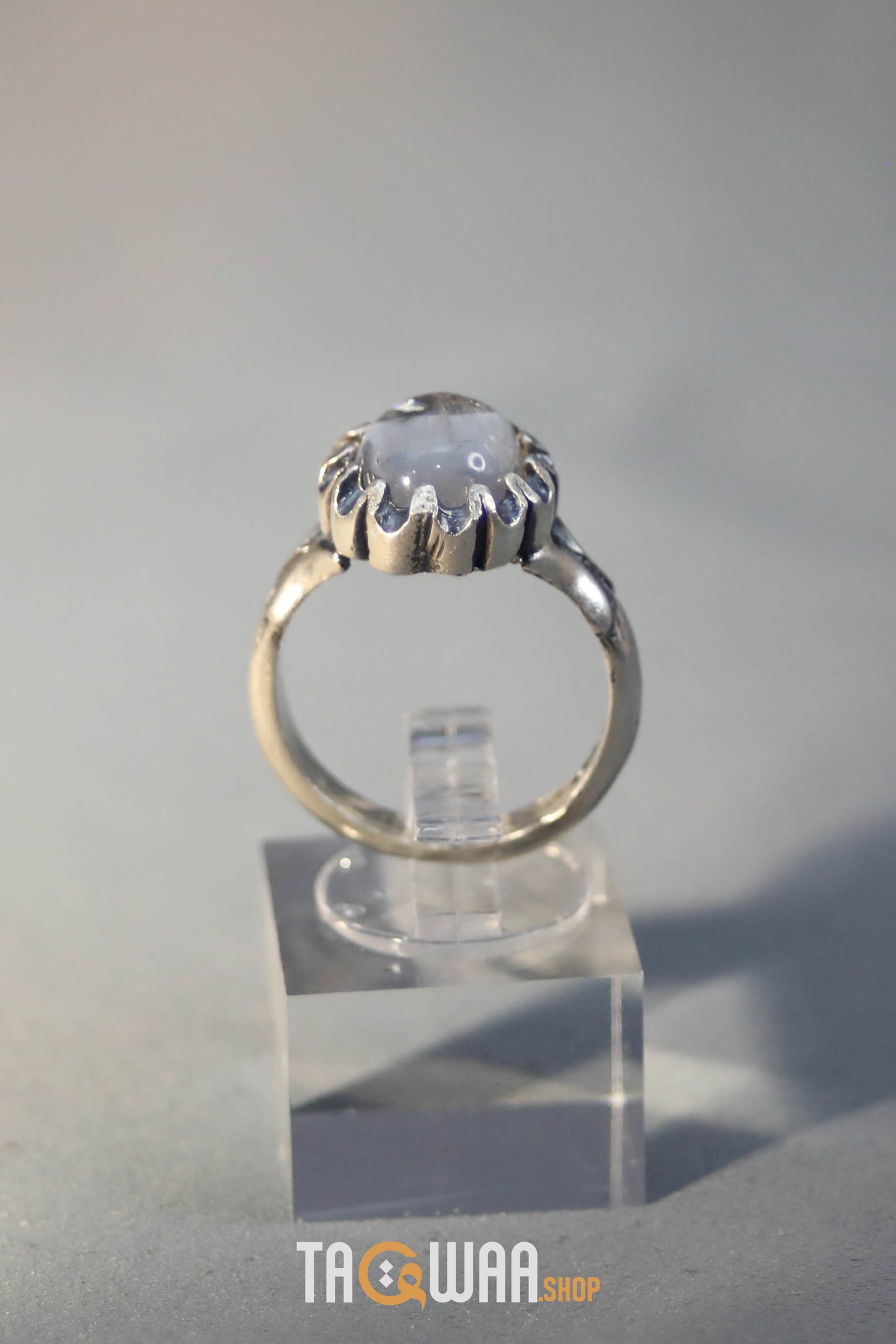 Elegant Silver Ring Featuring a Dur Al Najaf Stone