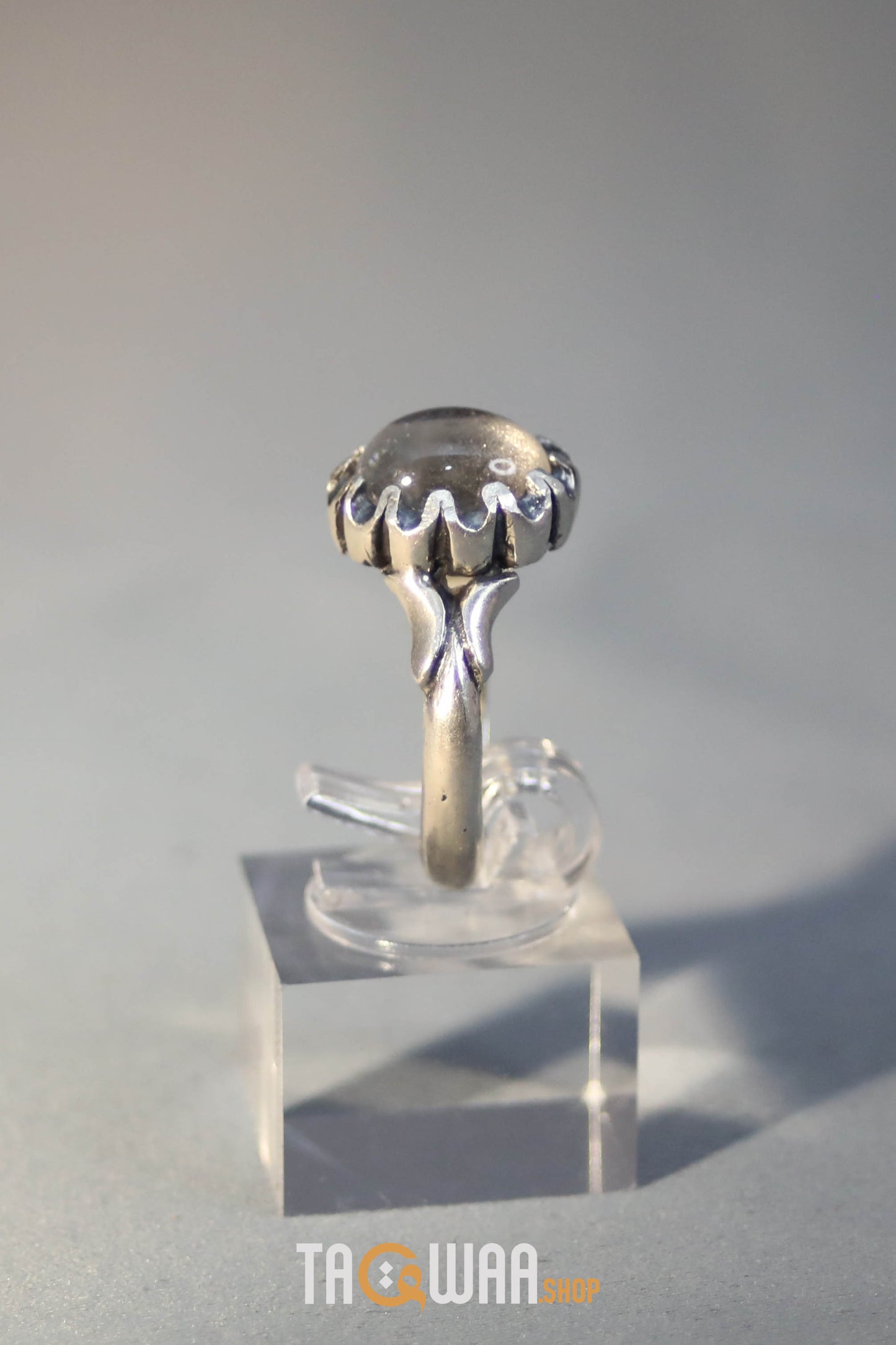 Elegant Silver Ring Featuring a Dur Al Najaf Stone