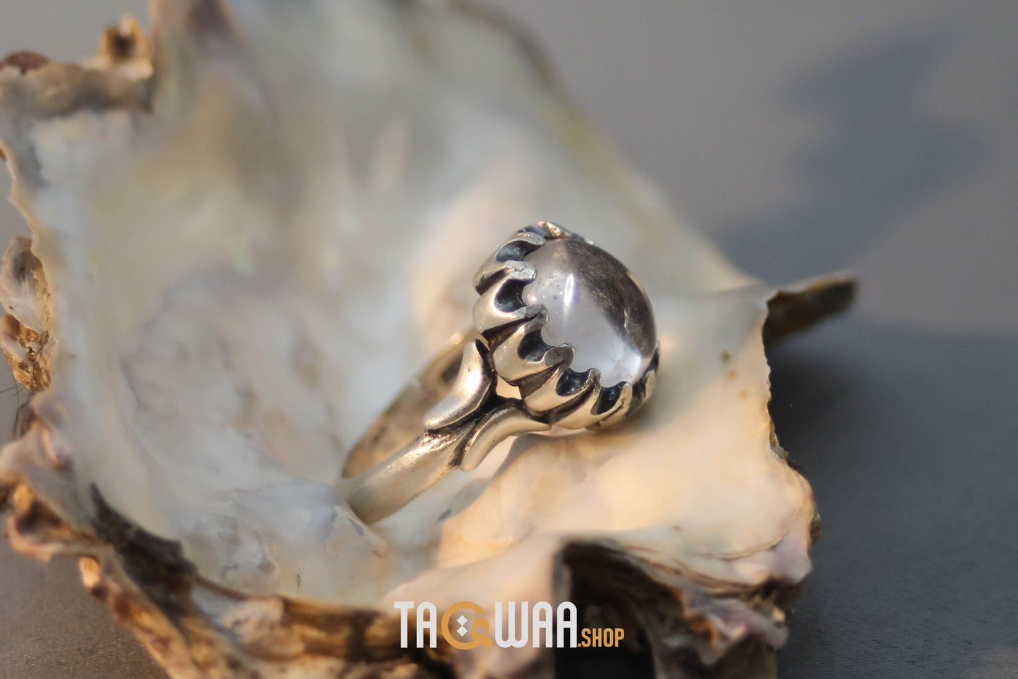 Elegant Silver Ring Featuring a Dur Al Najaf Stone