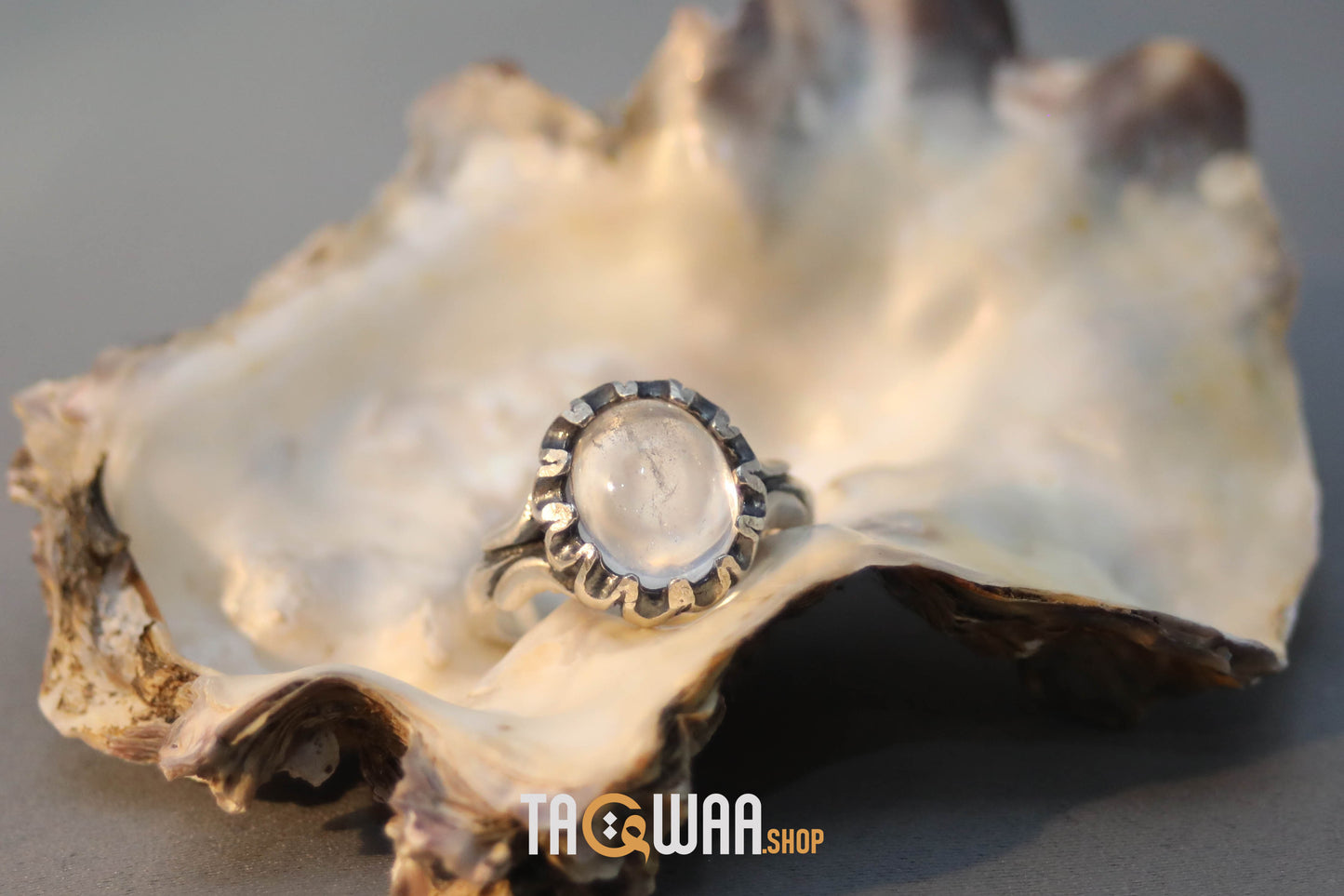 Elegant Silver Ring Featuring a Dur Al Najaf Stone