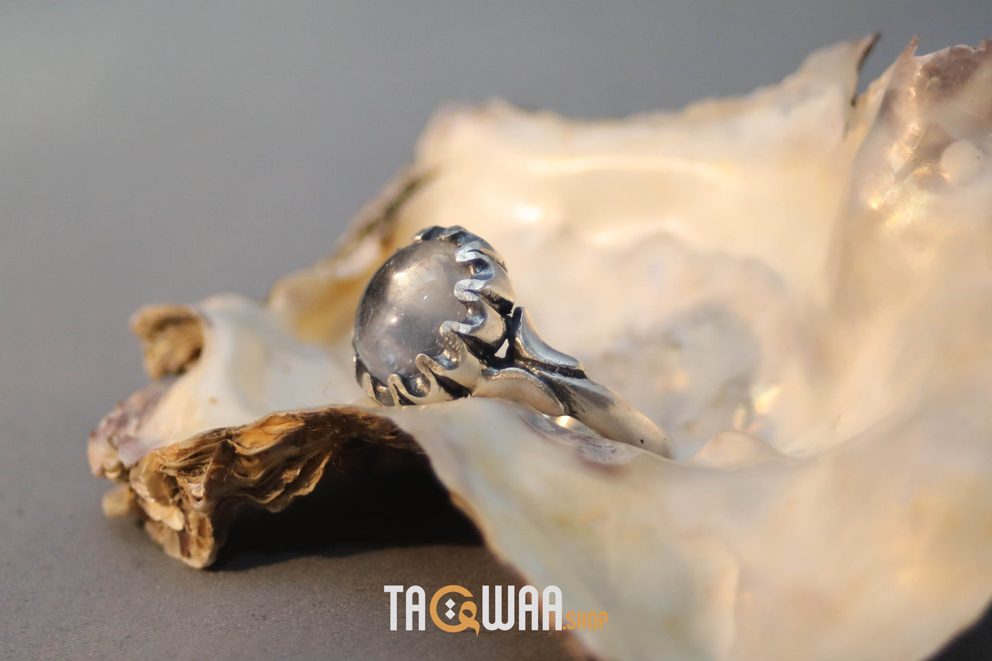 Elegant Silver Ring Featuring a Dur Al Najaf Stone