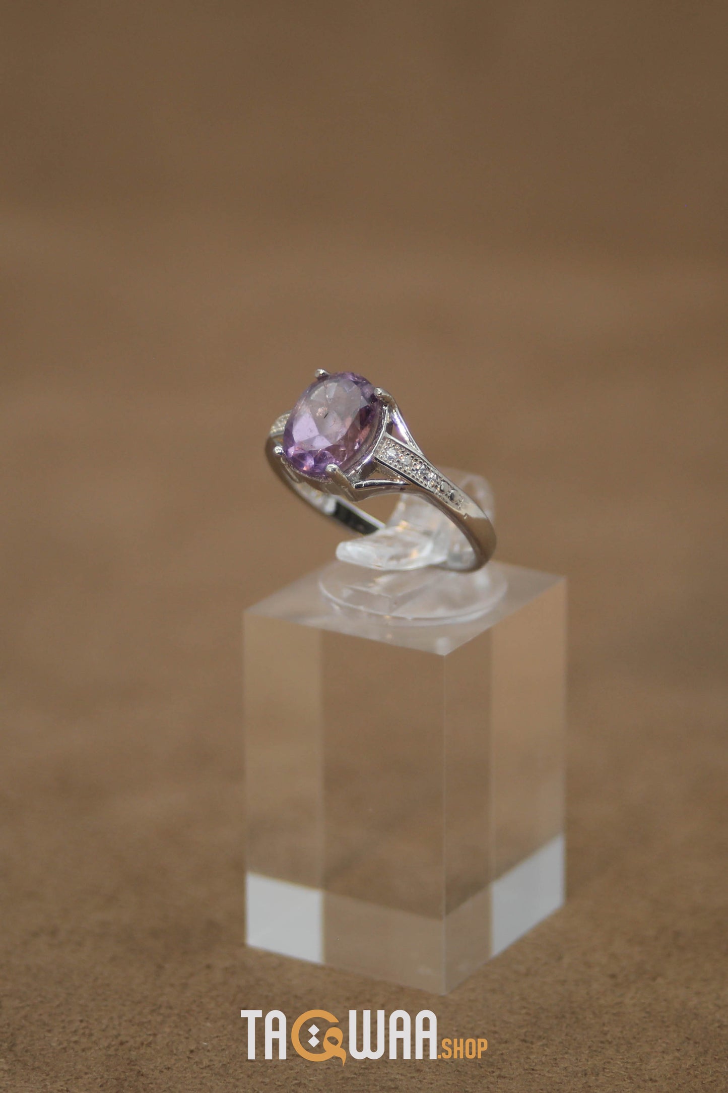 Elegant Women's Silver Ring with Amethyst Stone