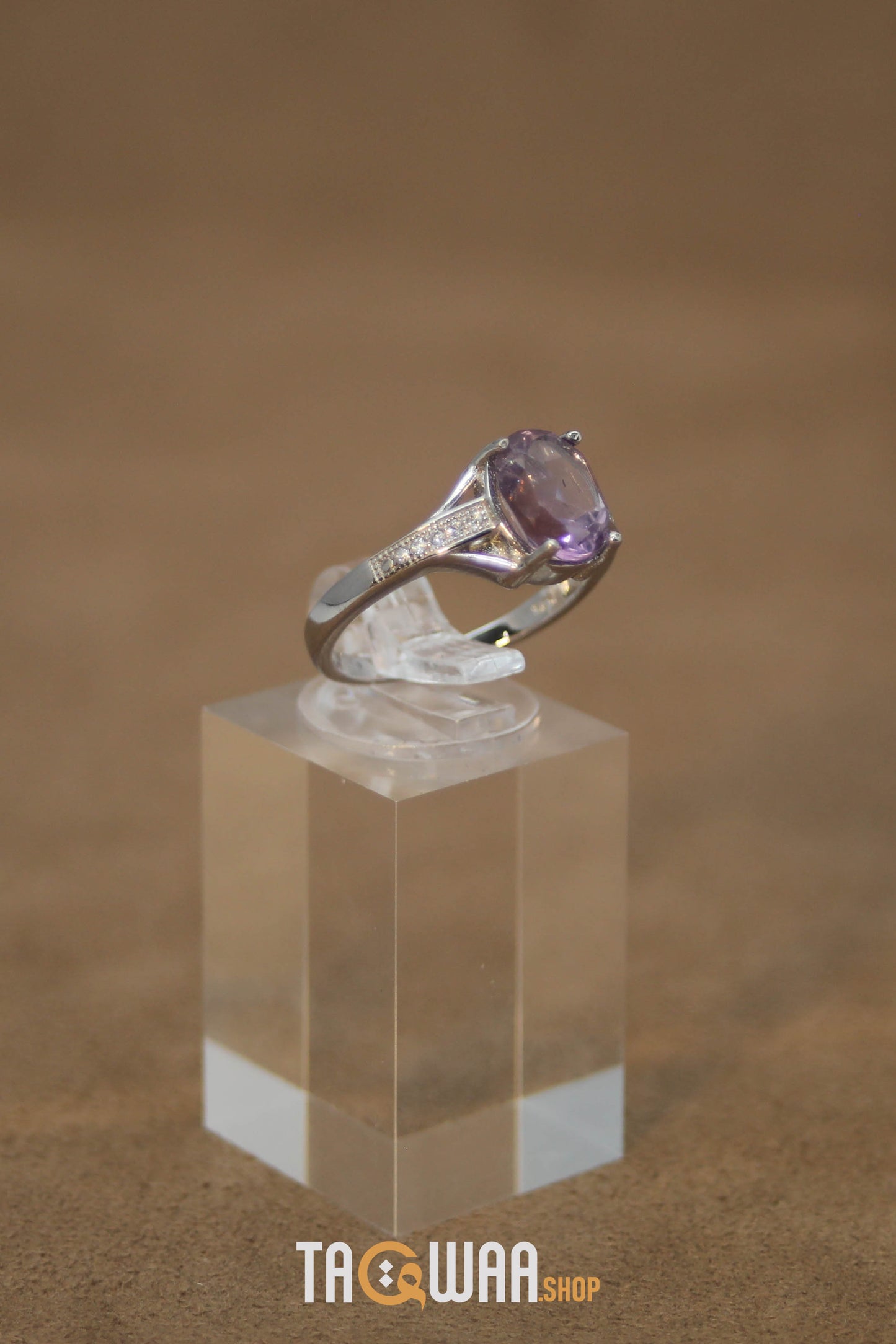 Elegant Women's Silver Ring with Amethyst Stone
