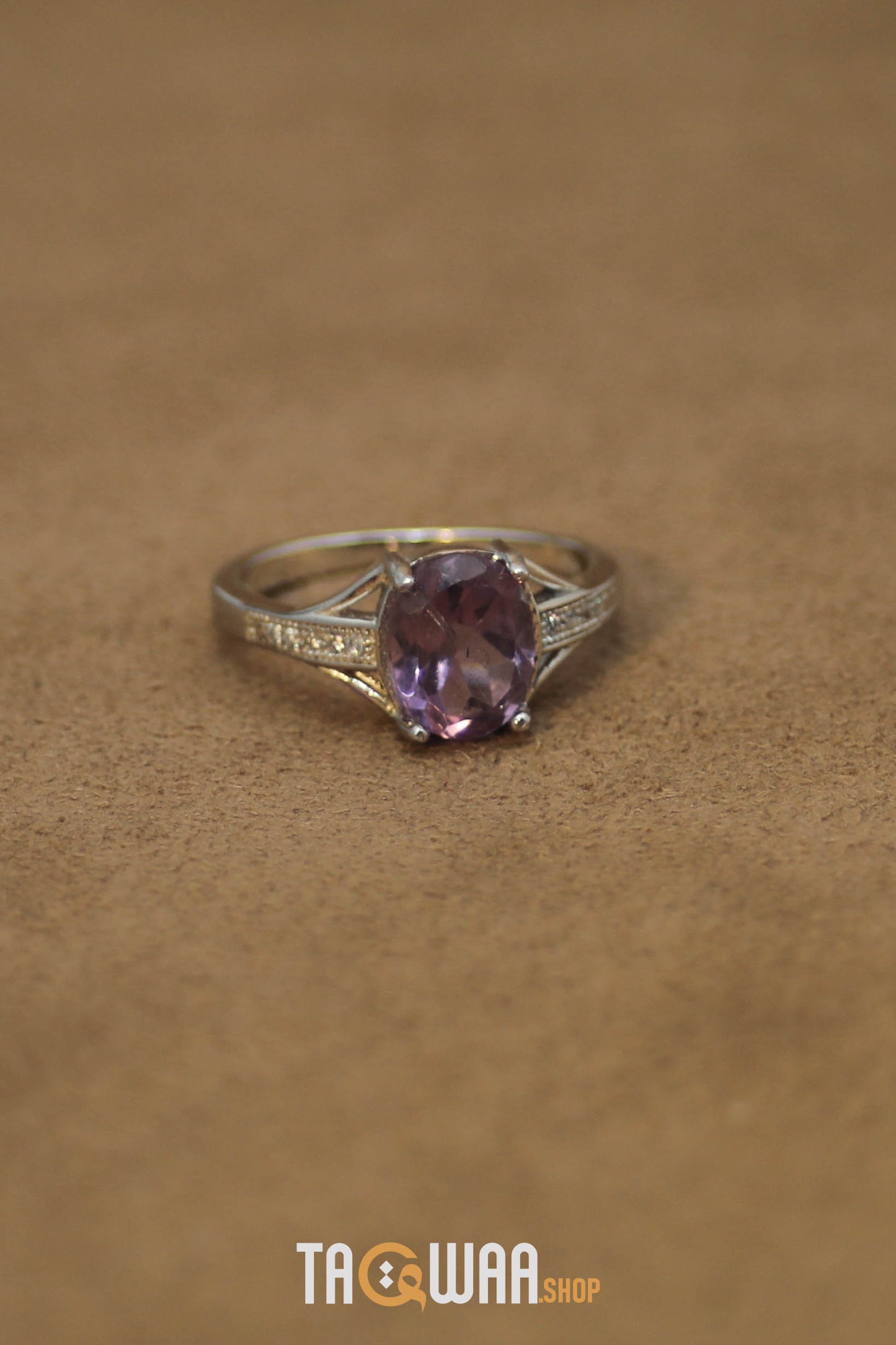 Elegant Women's Silver Ring with Amethyst Stone
