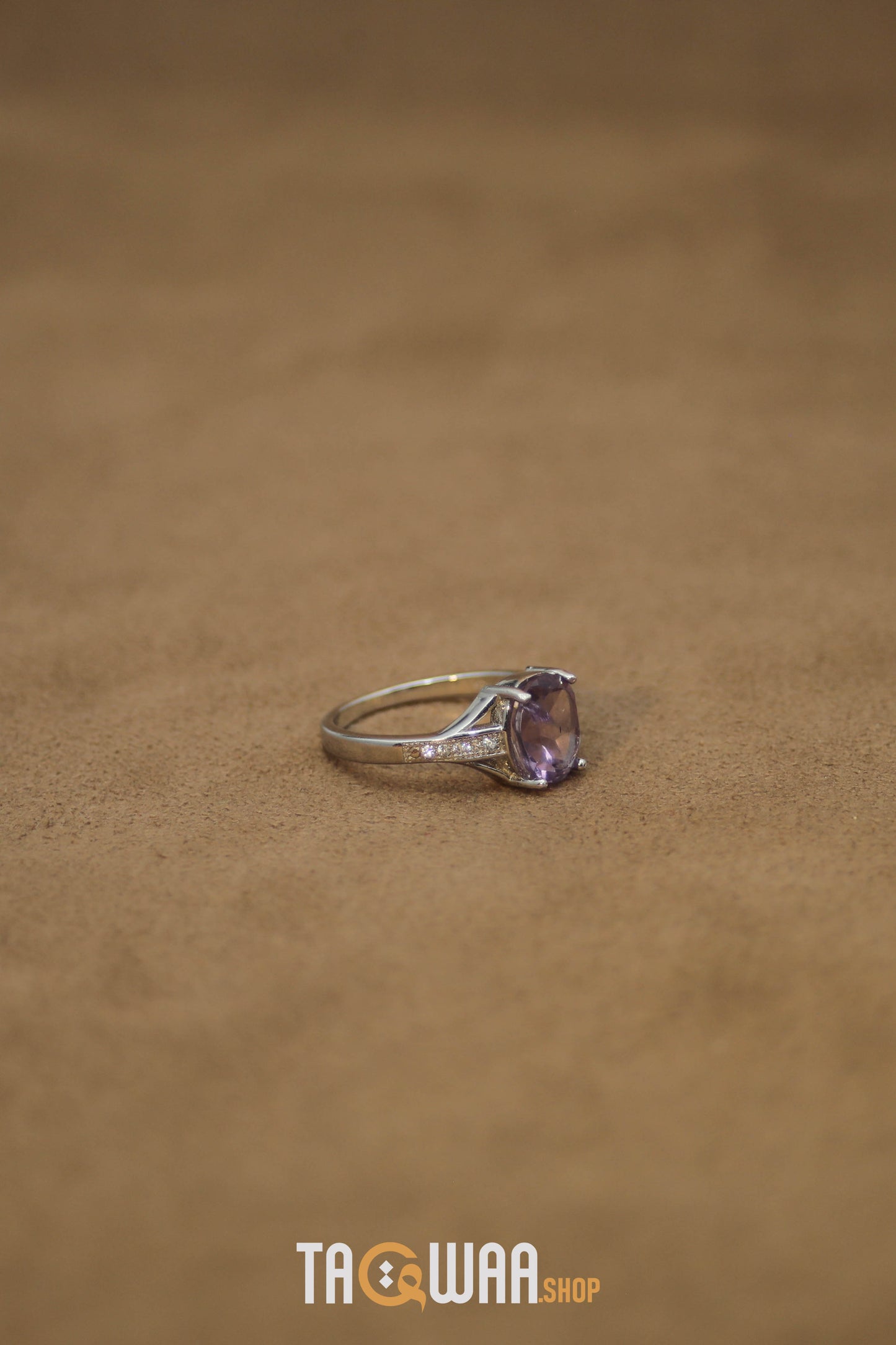 Elegant Women's Silver Ring with Amethyst Stone