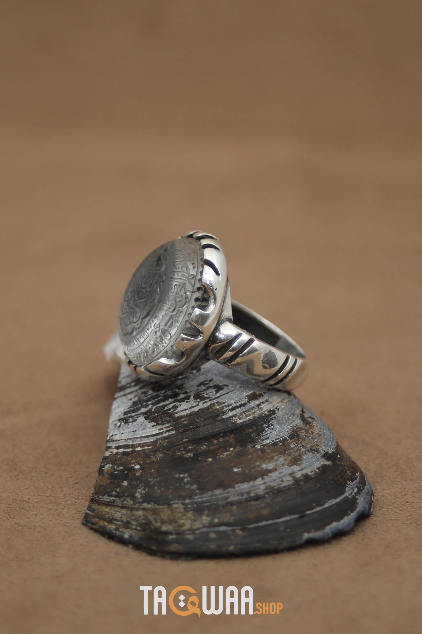 Shia Identity Silver Ring with Dur Alnajaf Stone – Engraved with Nadi Ali Dua and 'Ali Wali Allah
