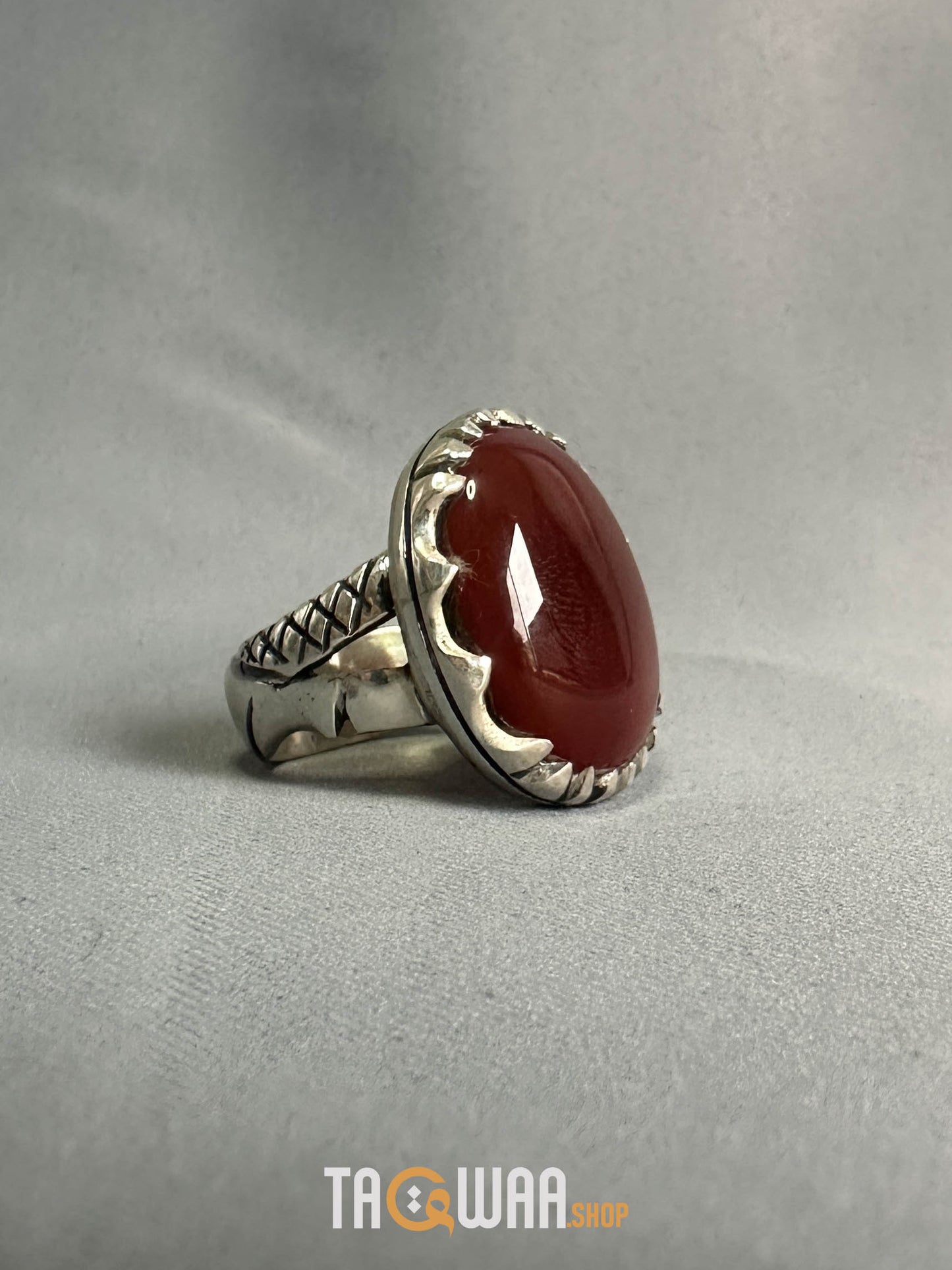 Red Yemeni Agate Aqeeq Oval Silver Ring