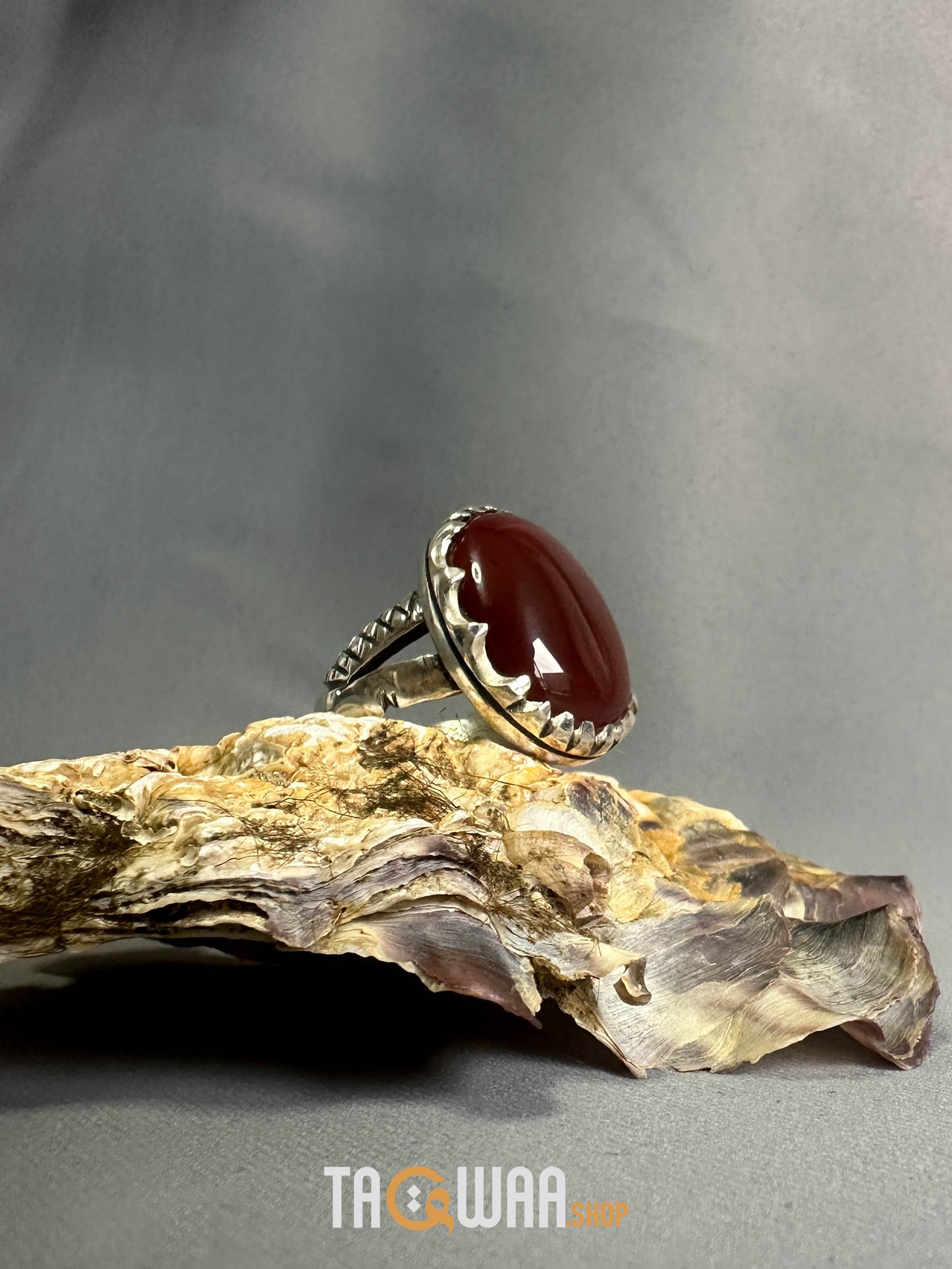 Red Yemeni Agate Aqeeq Oval Silver Ring