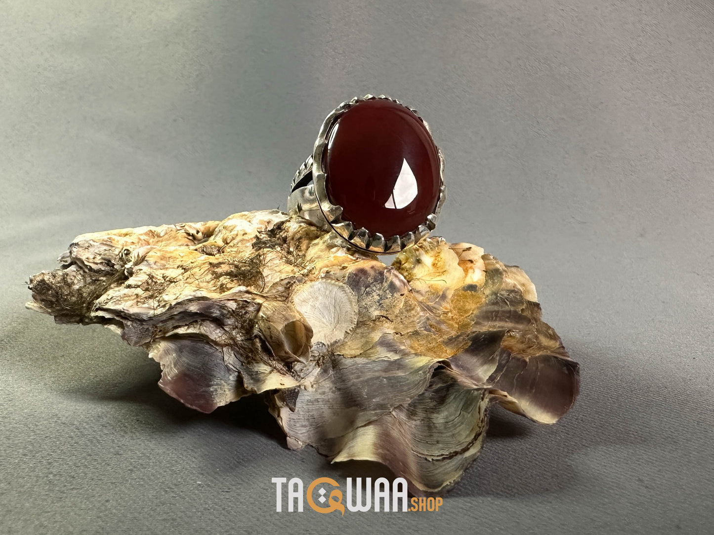 Red Yemeni Agate Aqeeq Oval Silver Ring