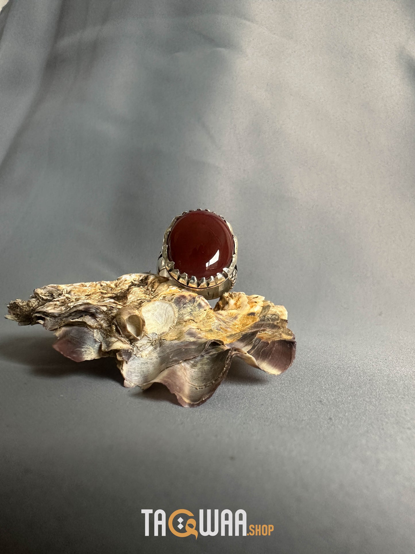 Red Yemeni Agate Aqeeq Oval Silver Ring