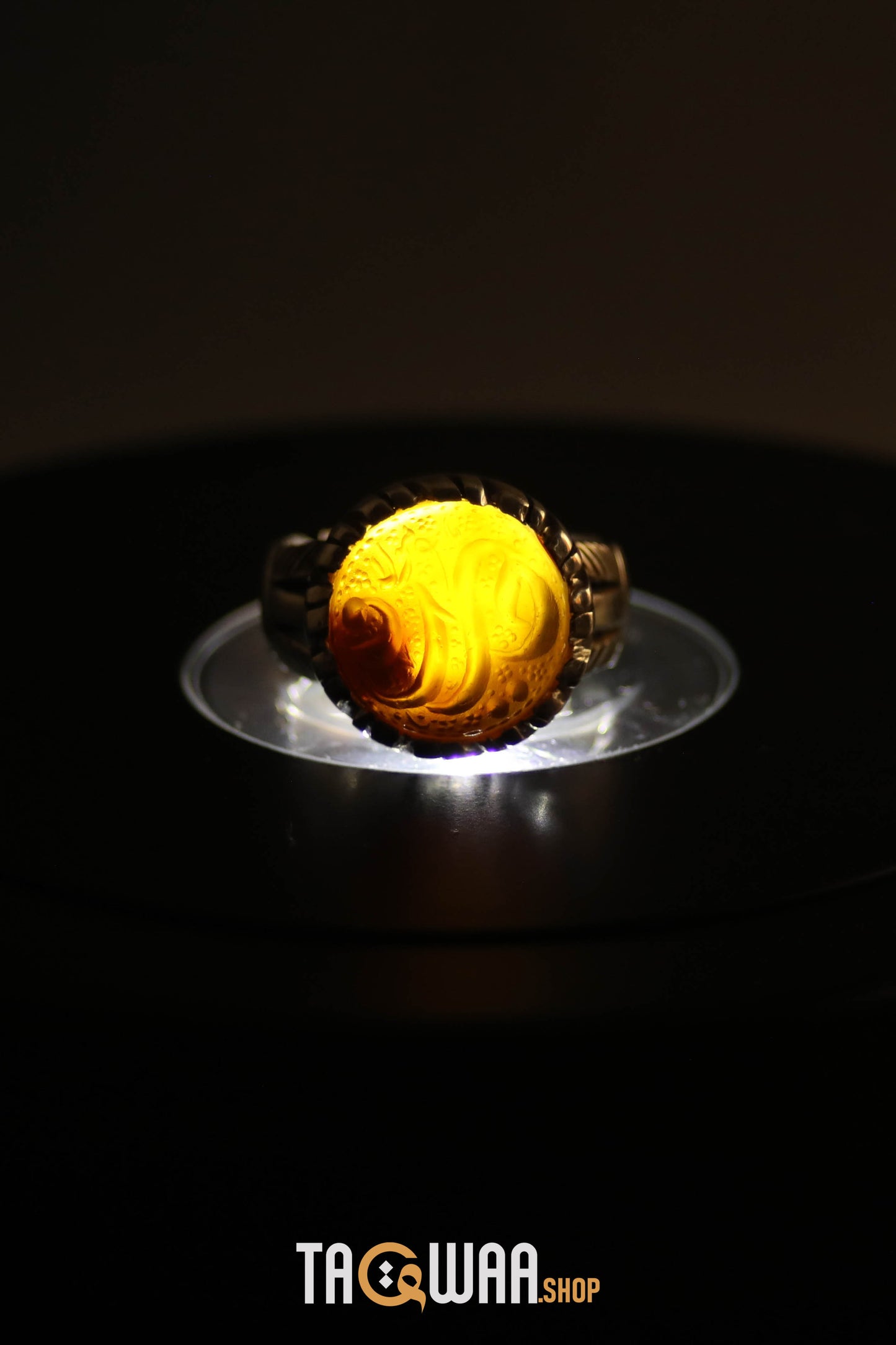 Artisan Silver Ring with Yemeni Agate & 'HUSSEIN MOWLA' Inscription