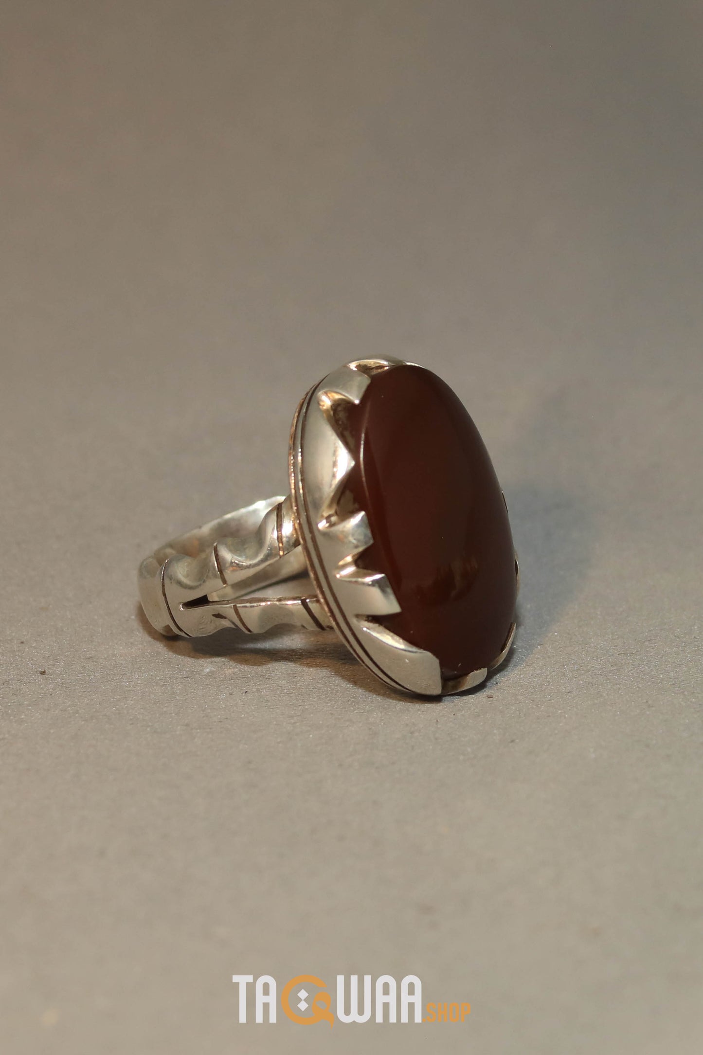 Red Yemeni Agate Aqeeq Oval Silver Ring