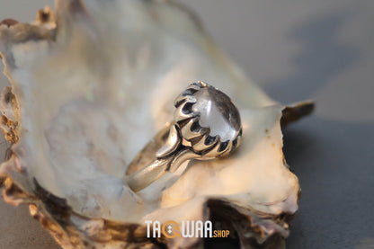 Elegant Silver Ring Featuring a Dur Al Najaf Stone
