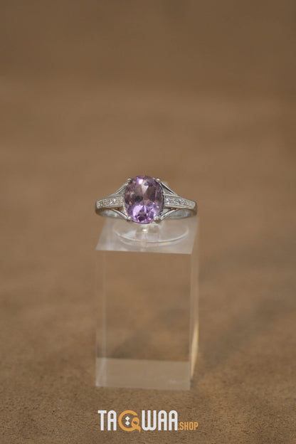 Elegant Women's Silver Ring with Amethyst Stone