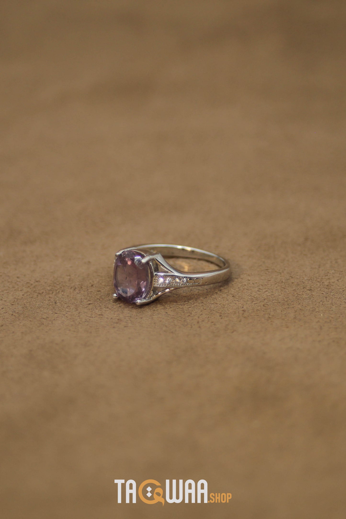 Elegant Women's Silver Ring with Amethyst Stone