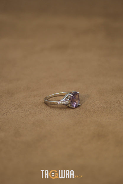 Elegant Women's Silver Ring with Amethyst Stone